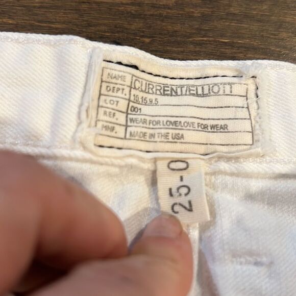 Current/Elliott The boyfriend shorts in
sugar with metallic Sz-25 - Picture 8 of 12